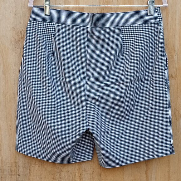 Elegant Houndstooth Checkered Shorts by Rafaella. - Picture 2 of 6